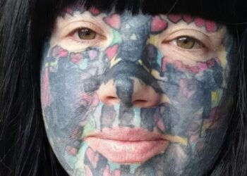 Melissa Sloan’s Utrolige Forvandling: Fra Tatoveret Kunstværk til Make-up Mirakel