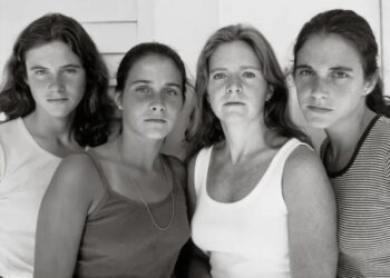 4 søstre tog det samme billede i 40 år. Prøv at lade være med at græde, når du ser det sidste.